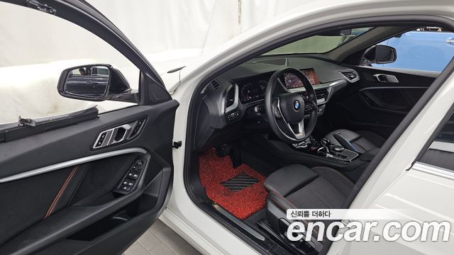 BMW 1 Series (F40) 118d Sport 2021 — фото 10