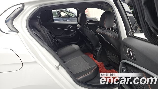 BMW 1 Series (F40) 118d Sport 2021 — фото 12