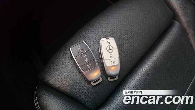 Mercedes-Benz GLC-Class (X253) GLC300e 4MATIC Coupe 2021 — фото 32