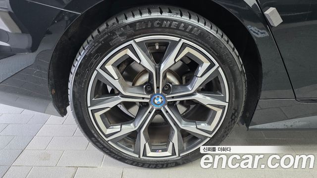 BMW i4 eDrive40 M Sports 2022 — фото 5