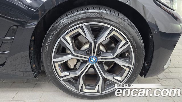 BMW i4 eDrive40 M Sports 2022 — фото 21