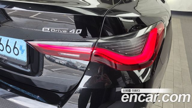 BMW i4 eDrive40 M Sports 2022 — фото 23