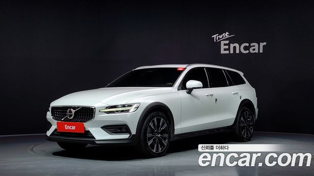 Volvo V60 Cross Country (II) B5 Ultimate AWD