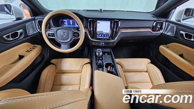 Volvo V60 Cross Country (II) B5 Ultimate AWD 2023 — фото 7
