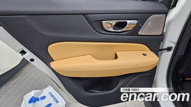 Volvo V60 Cross Country (II) B5 Ultimate AWD 2023 — фото 25