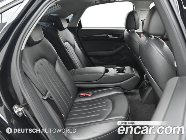 Audi A8 4.2 FSI Quattro D4 2011 — фото 16
