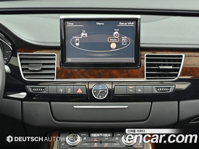Audi A8 4.2 FSI Quattro D4 2011 — фото 18