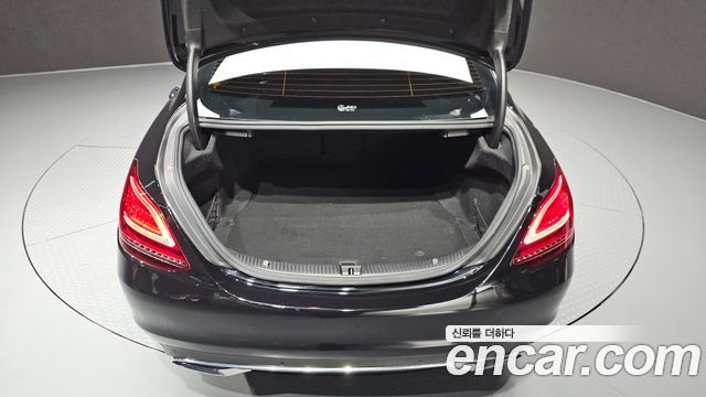 Mercedes-Benz C-Class (W205) C220 d 4MATIC Exclusive 2019 — фото 20