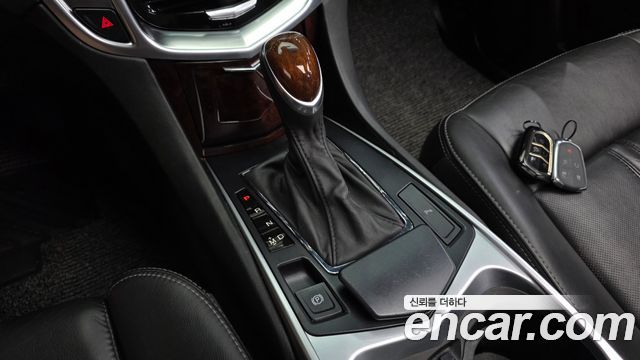 Cadillac SRX 3.0 Luxury 2015 — фото 9