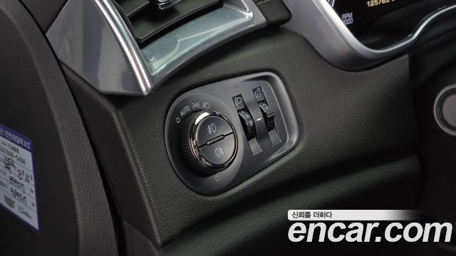 Cadillac SRX 3.0 Luxury 2015 — фото 19