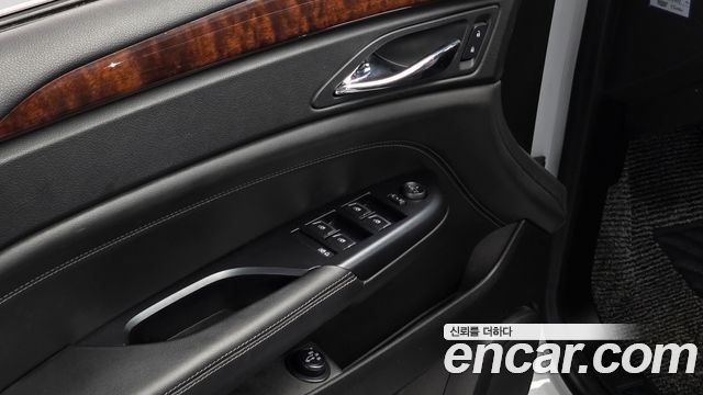 Cadillac SRX 3.0 Luxury 2015 — фото 20