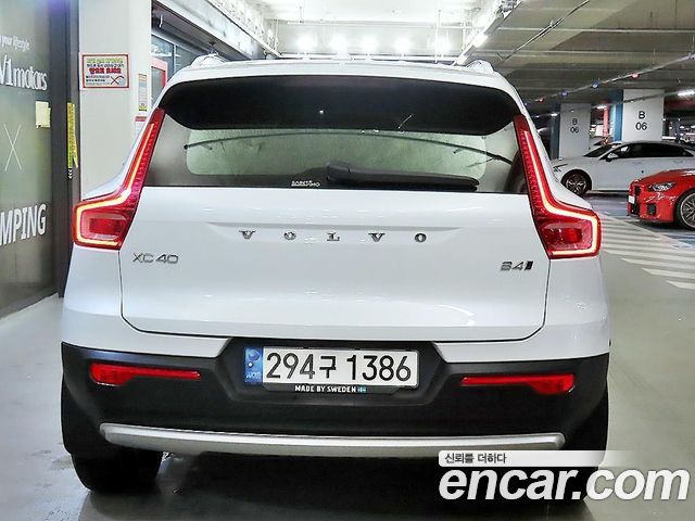 Volvo XC40 B4 Inscription 2022 — фото 5
