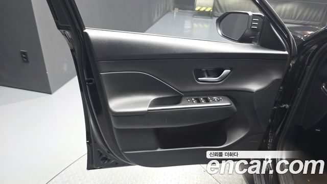 Hyundai Kona (SX2) Gasoline 1.6 Turbo 4WD Premium 2023 — фото 24
