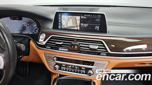 BMW 7 Series (G11) 745Le iPerformance Design Pure Excellence 2020 — фото 17
