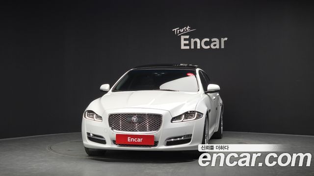 Jaguar XJ 3.0D Premium Luxury LWB X351 2019 — фото 3