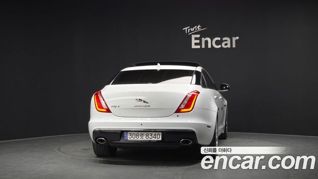 Jaguar XJ 3.0D Premium Luxury LWB X351 2019 — фото 4