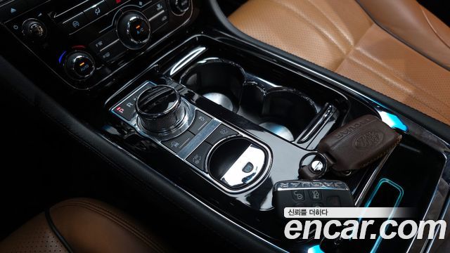 Jaguar XJ 3.0D Premium Luxury LWB X351 2019 — фото 9