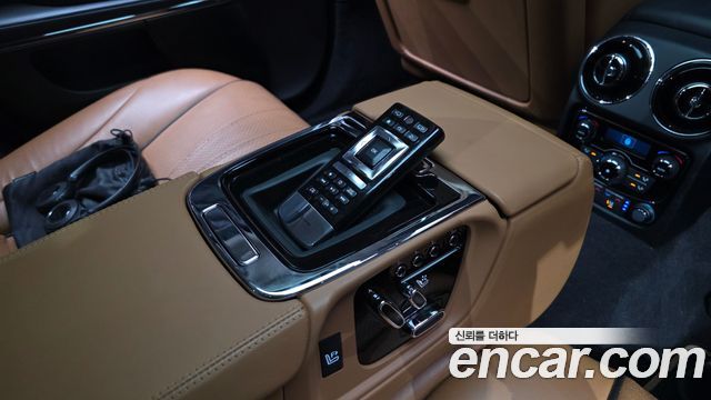 Jaguar XJ 3.0D Premium Luxury LWB X351 2019 — фото 19