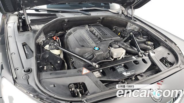 BMW 5 Series GT (F07) GT xDrive 2016 — фото 6