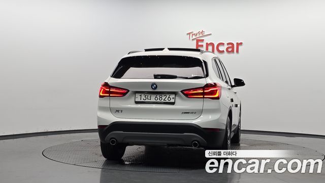 BMW X1 (F48) xDrive 18d Joy 2018 — фото 4