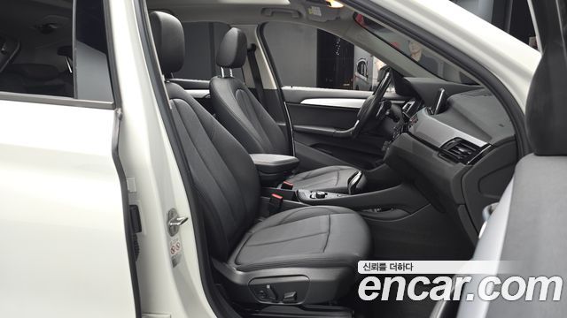 BMW X1 (F48) xDrive 18d Joy 2018 — фото 15