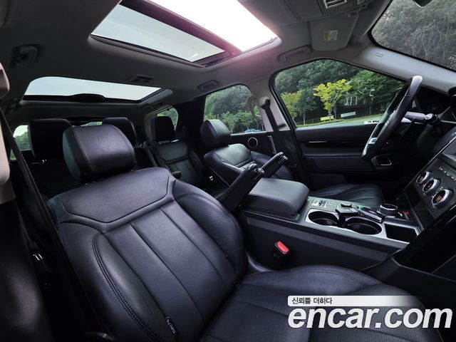 Land Rover Discovery 5 3.0 SD6 SE 2019 — фото 21