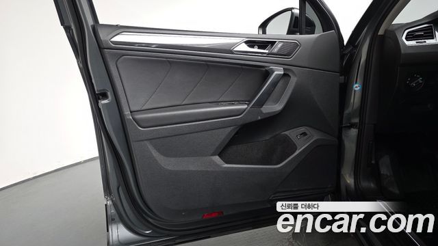 Volkswagen Tiguan (II) 2.0 TDI Prestige 2020 — фото 24