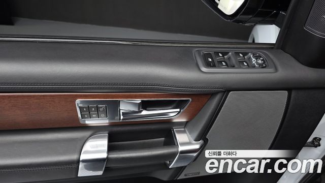 Land Rover Discovery 4 3.0 SDV6 Landmark Edition 2016 — фото 20