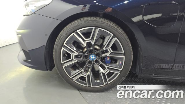 BMW 5 Series (G60) 530e M Sport 2025 — фото 5