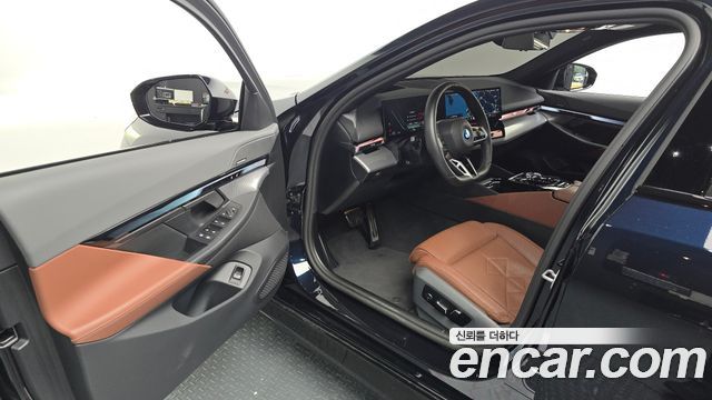 BMW 5 Series (G60) 530e M Sport 2025 — фото 10
