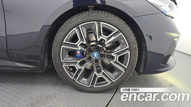 BMW 5 Series (G60) 530e M Sport 2025 — фото 33
