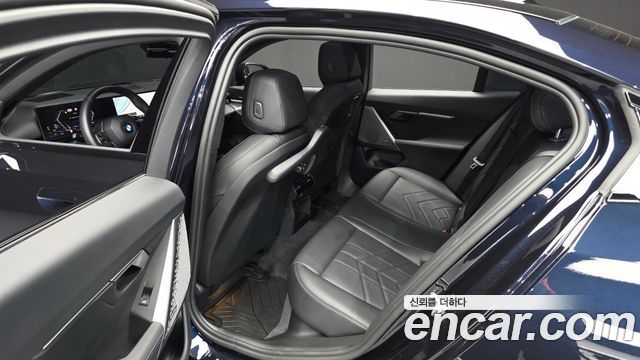 BMW 5 Series (G60) 520i M Sport 2024 — фото 12