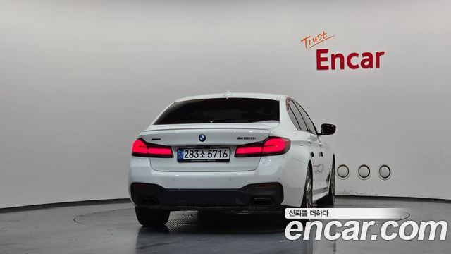 BMW 5 Series (G30) M550i xDrive 2021 — фото 4