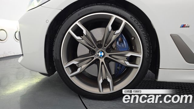 BMW 5 Series (G30) M550i xDrive 2021 — фото 5