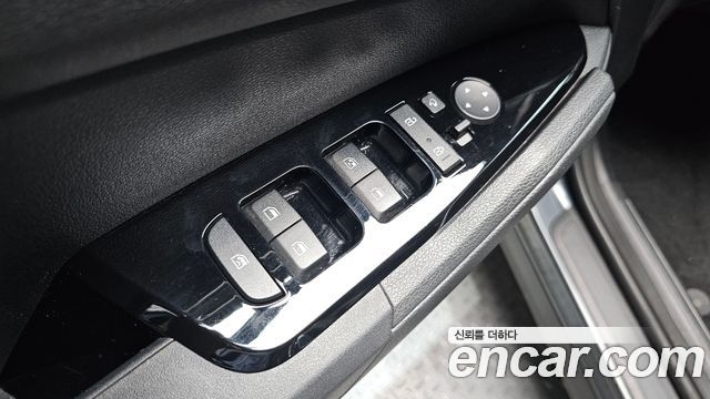 Kia Sportage (V) Gasoline 1.6 Turbo 2WD Prestige 2022 — фото 17