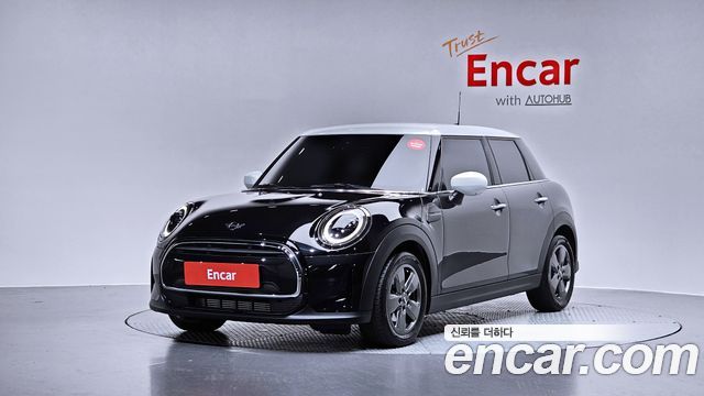 MINI Cooper 5Door Classic Third Generation 2023 — фото 1