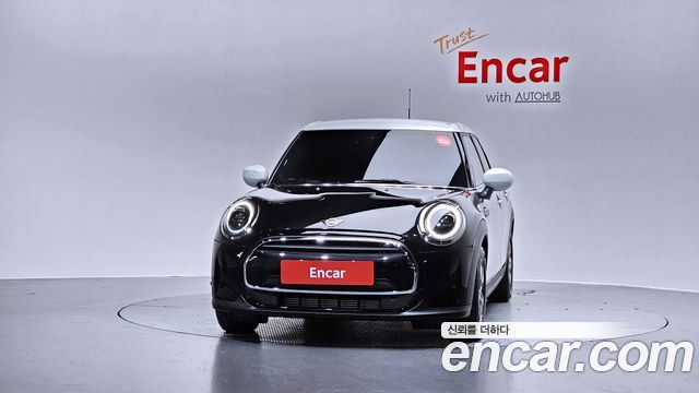 MINI Cooper 5Door Classic Third Generation 2023 — фото 3