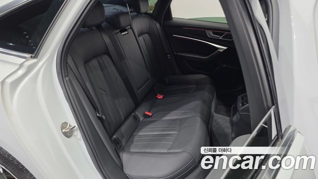 Audi A6 (C8) 40 TDI Premium 2022 — фото 12