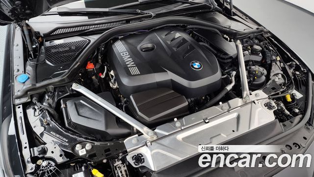 BMW 4 Series (G22) 420i M Sport Convertible 2025 — фото 6