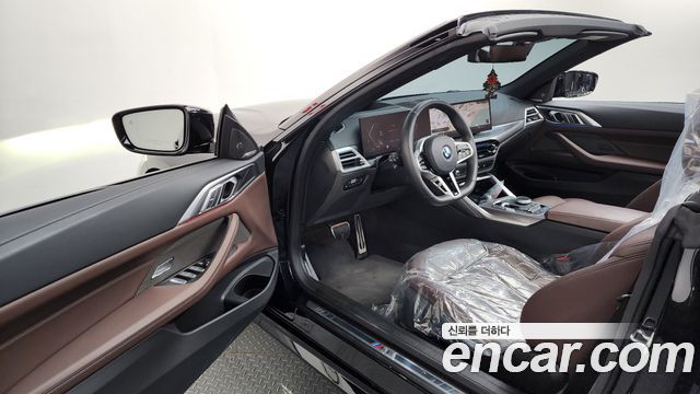 BMW 4 Series (G22) 420i M Sport Convertible 2025 — фото 10