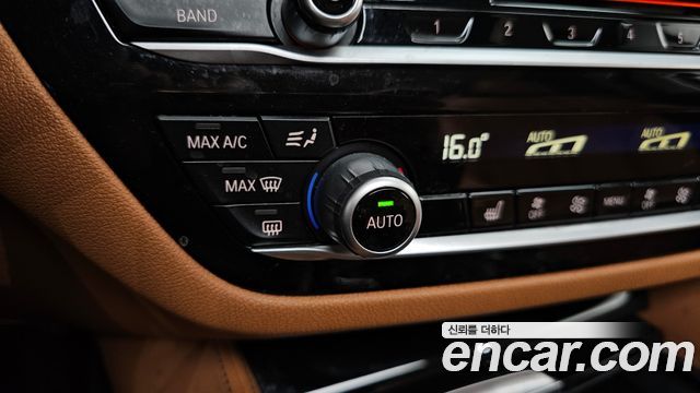 BMW 5 Series (G30) 520i Luxury 2018 — фото 17