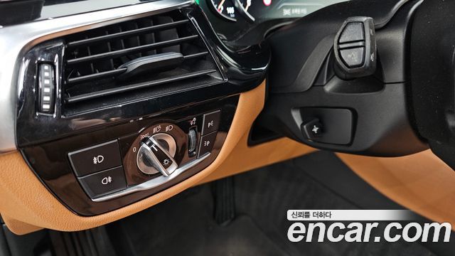 BMW 5 Series (G30) 520i Luxury 2018 — фото 18
