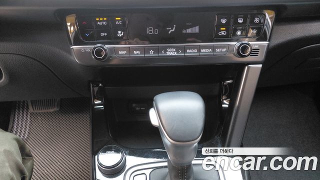 Kia Seltos Gasoline 1.6 Turbo 2WD Prestige 2023 — фото 28