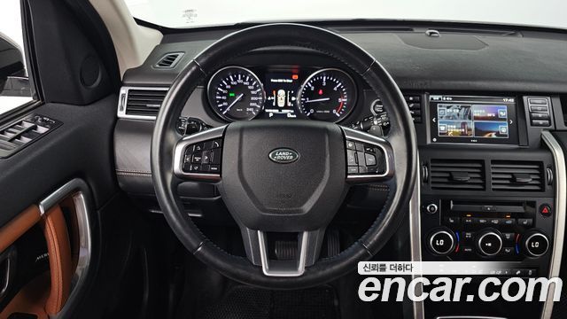 Land Rover Discovery Sport 2.0 TD4 HSE Luxury 2016 — фото 13