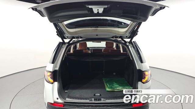 Land Rover Discovery Sport 2.0 TD4 HSE Luxury 2016 — фото 20