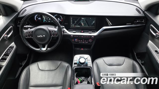 Kia Niro Plus Air 2023 — фото 7