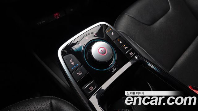 Kia Niro Plus Air 2023 — фото 9