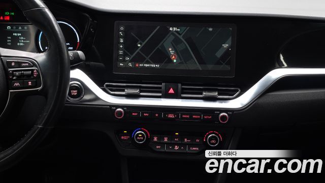 Kia Niro Plus Air 2023 — фото 18