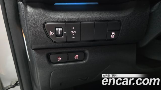 Kia Niro Plus Air 2023 — фото 21