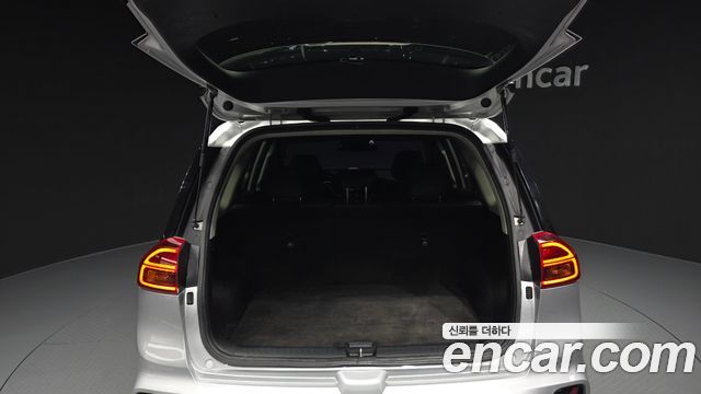 Kia Niro Plus Air 2023 — фото 24